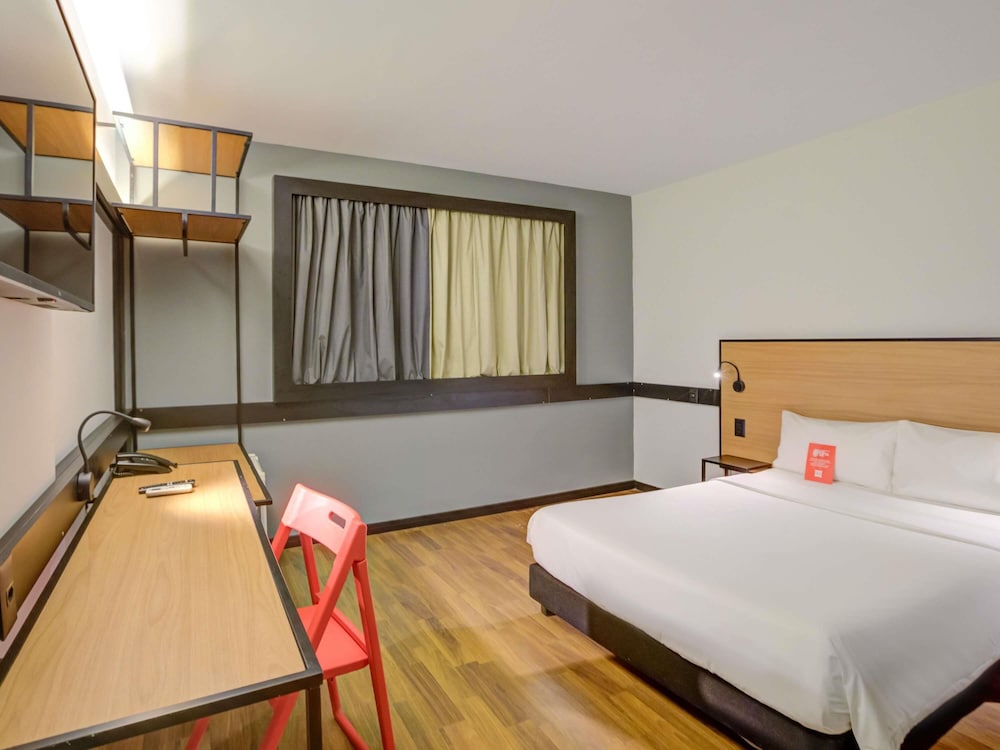 Habitación Standard adaptada con una cama doble del hotel Ibis Rio De Janeiro Santos Dumont. Foto 7