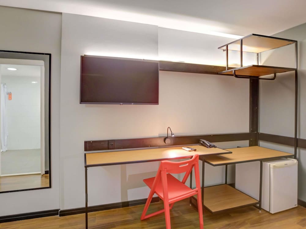 Habitación Standard adaptada con una cama doble del hotel Ibis Rio De Janeiro Santos Dumont. Foto 8