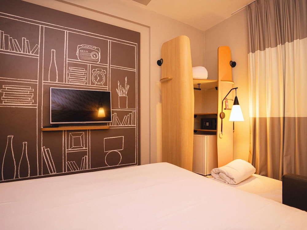 Apartamento estándar con 1 cama doble y 1 cama individual del hotel Ibis São Bernardo Do Campo. Foto 4