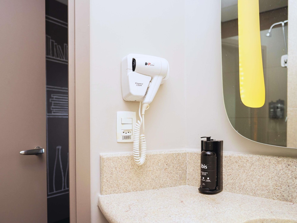 Apartamento estándar con dos camas individuales del hotel Ibis São Bernardo Do Campo. Foto 5