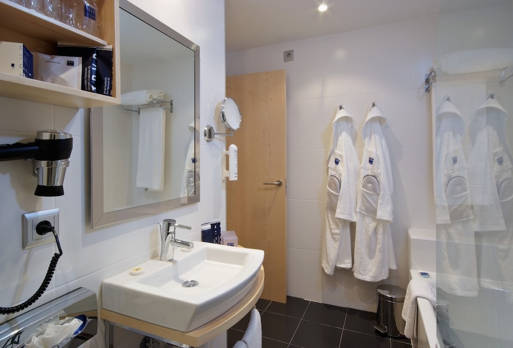 Habitación estándar doble del hotel Zentral Ave. Foto 3