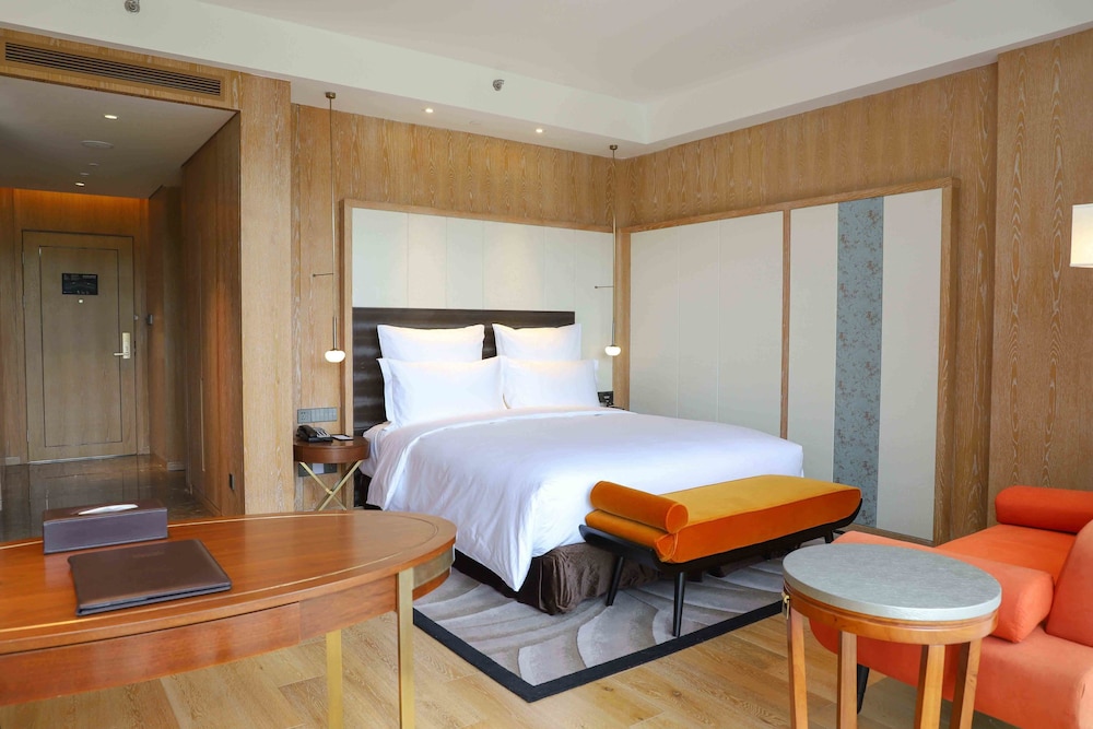 HABITACIÓN DELUXE, 1 Cama King Size, Balcón Privado del hotel Pullman Changbaishan Resort. Foto 1