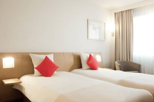 Habitación doble Superior 2 camas del hotel Novotel Barcelona Cornella. Foto 3