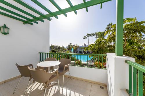 Suite Junior con vistas a la piscina del hotel THB Royal