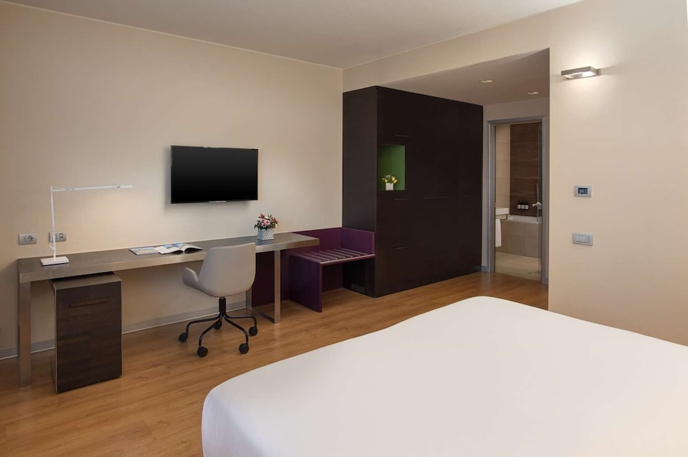 Suite junior (Extra Bed 2 Adults + 1 Child) del hotel Nh Orio Al Serio. Foto 3