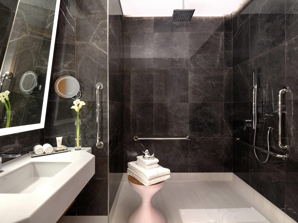 SIGNATURE DUO CON VISTAS A LA CIUDAD del hotel SLS Dubai and Residences. Foto 1