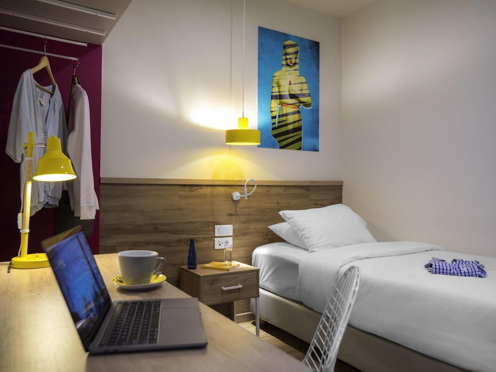 Habitación Estándar con 1 cama individual del hotel Ibis Styles Athens Routes. Foto 4