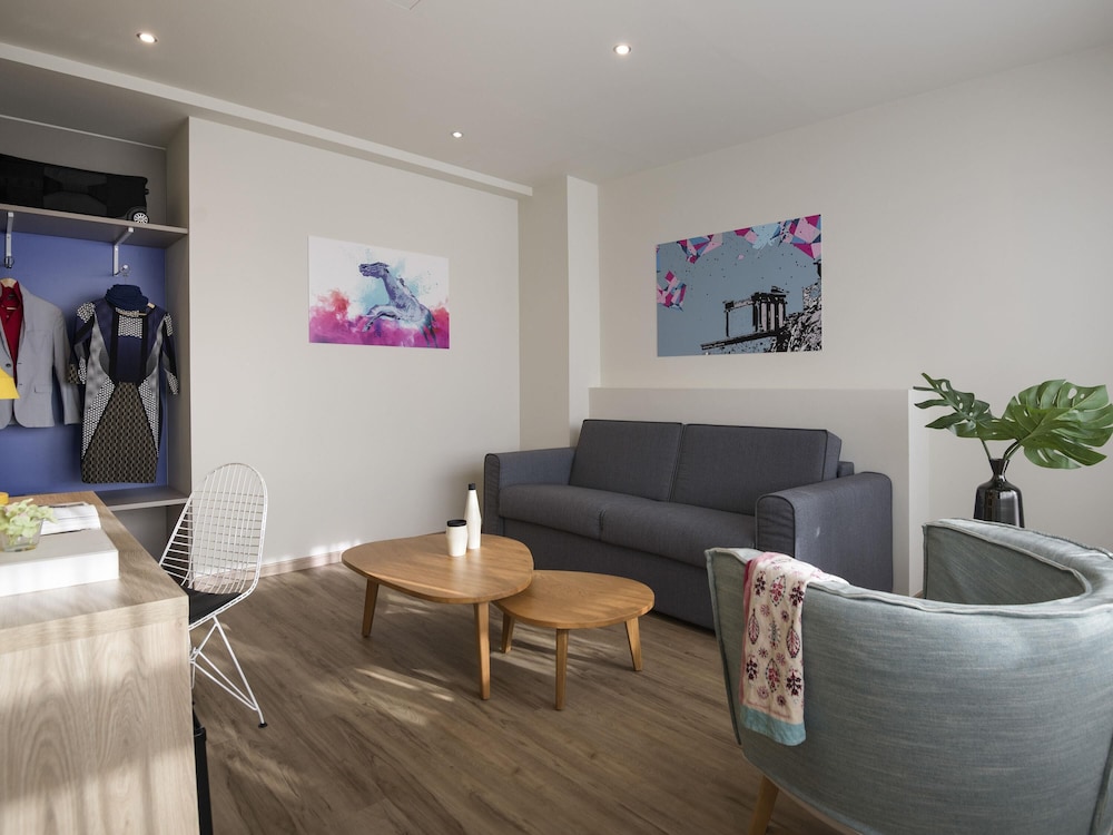 Suite Premium del hotel Ibis Styles Athens Routes
