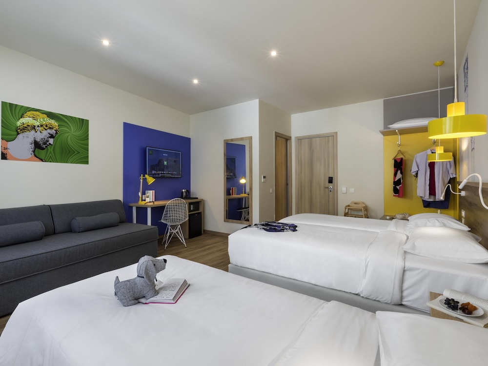 Habitación Premium para amigos y familia del hotel Ibis Styles Athens Routes. Foto 2