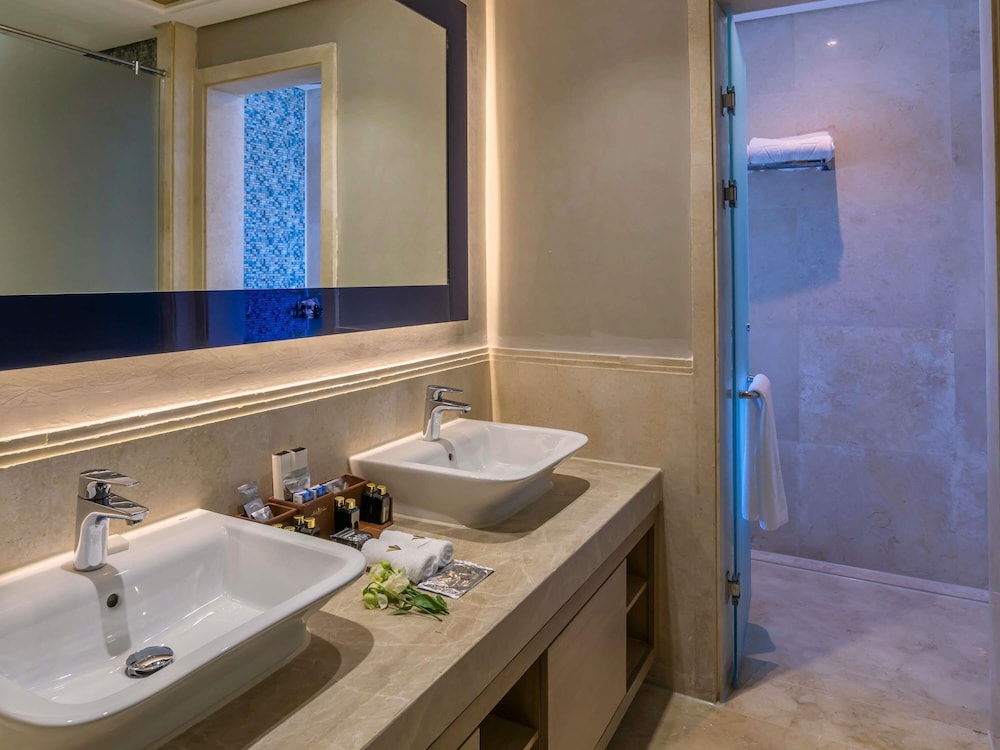 Lagoon Swim - up Suite del hotel Rixos Premium Magawish Suites and Villas. Foto 3