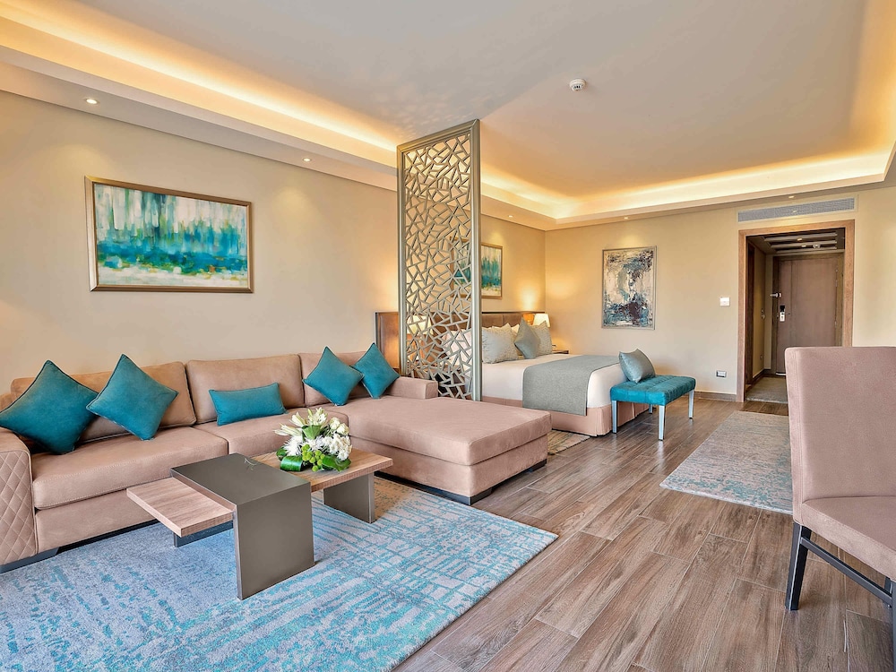 Suite King Bed with Sea view del hotel Rixos Premium Magawish Suites and Villas. Foto 3