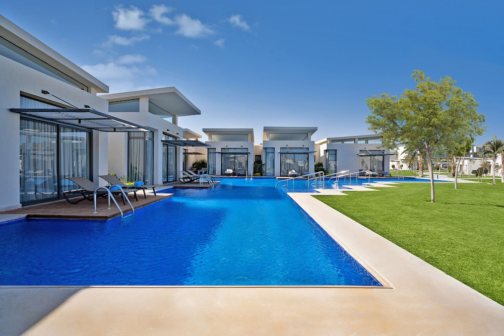 Pool Villa del hotel Rixos Premium Magawish Suites and Villas. Foto 6