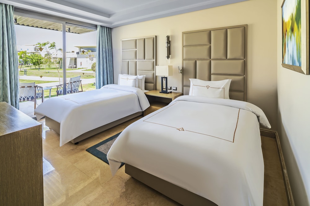 Pool Villa With Twin Beds del hotel Rixos Premium Magawish Suites and Villas. Foto 1