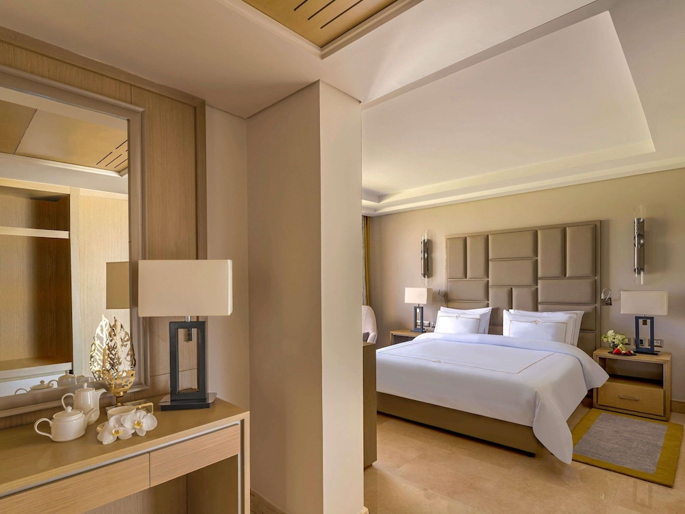 Pool Villa With Twin Beds del hotel Rixos Premium Magawish Suites and Villas. Foto 3