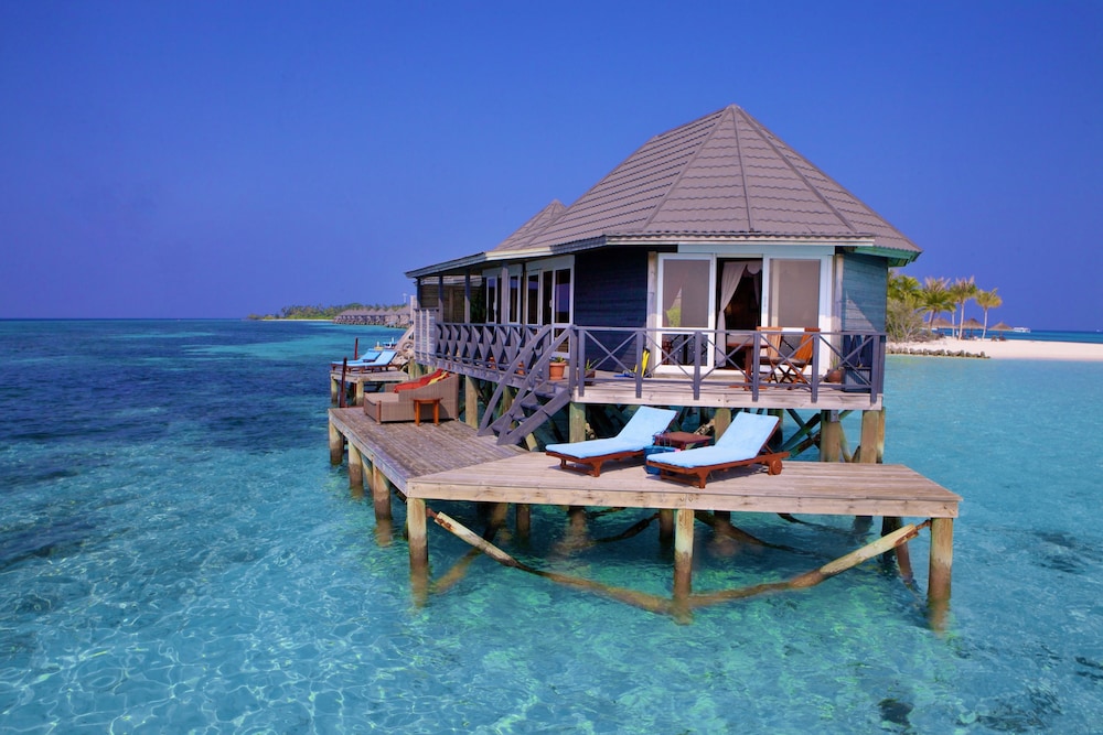 Villa, sobre el agua del hotel Kuredu Resort & Spa, Maldives. Foto 4