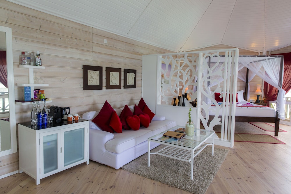 Suite de luna de miel, sobre el agua del hotel Kuredu Resort & Spa, Maldives