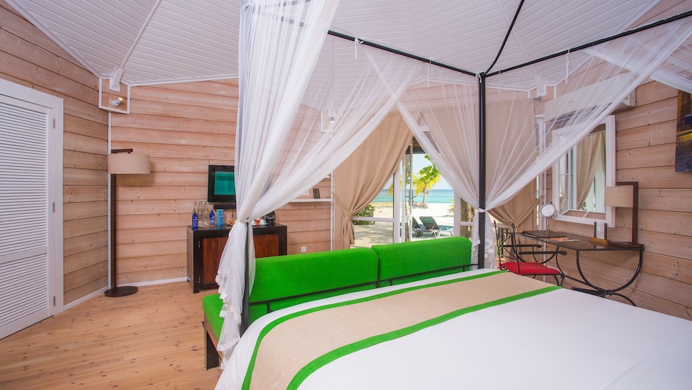 Villa O con Jacuzzi junto a la playa del hotel Kuredu Resort & Spa, Maldives