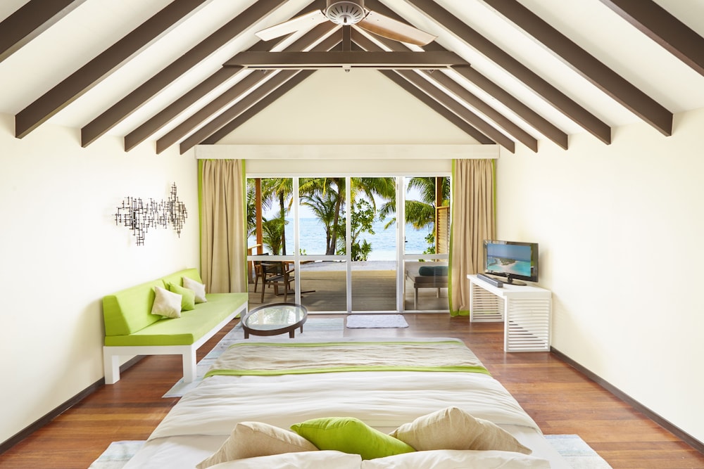 Villa Deluxe, vistas a la playa del hotel Kuredu Resort & Spa, Maldives. Foto 1