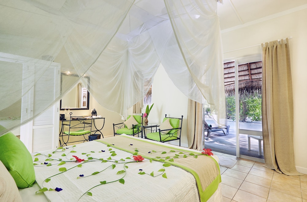 Bungalow, en la zona del jardín del hotel Kuredu Resort & Spa, Maldives