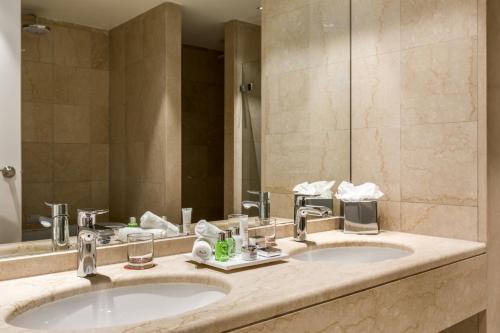 Suite Junior con vistas del hotel Nh Collection Brussels Grand Sablon. Foto 9
