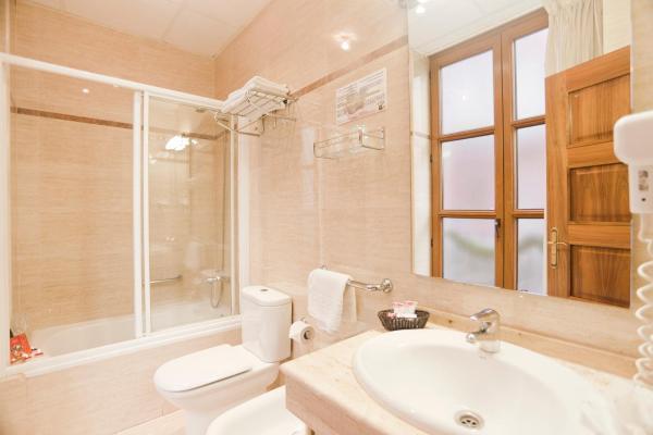 Doble matrimonial del hotel Granada Centro. Foto 1