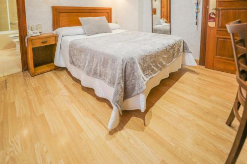 Habitación Doble de Matrimonio del hotel Granada Centro. Foto 5