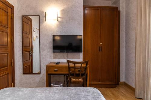 Habitación Doble de Matrimonio del hotel Granada Centro. Foto 7