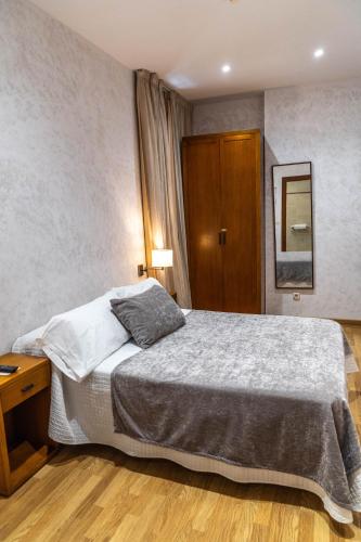 Habitación Doble Económica del hotel Granada Centro. Foto 5