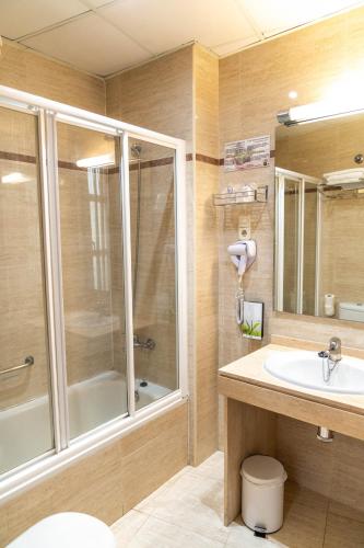 Habitación Doble Superior del hotel Granada Centro