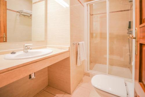 Habitación Doble Estándar - 2 camas del hotel Granada Centro. Foto 8