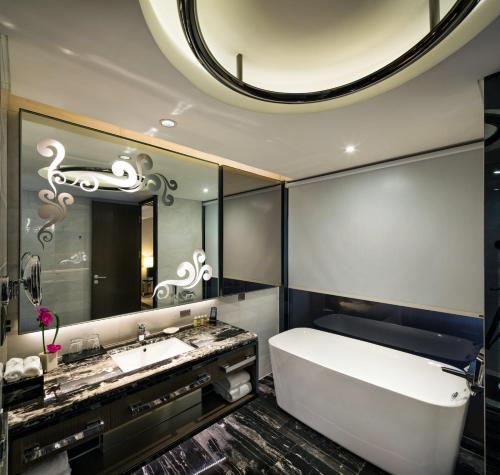 Habitación Grand - 1 cama extragrande del hotel Baiyun Guangzhou. Foto 1