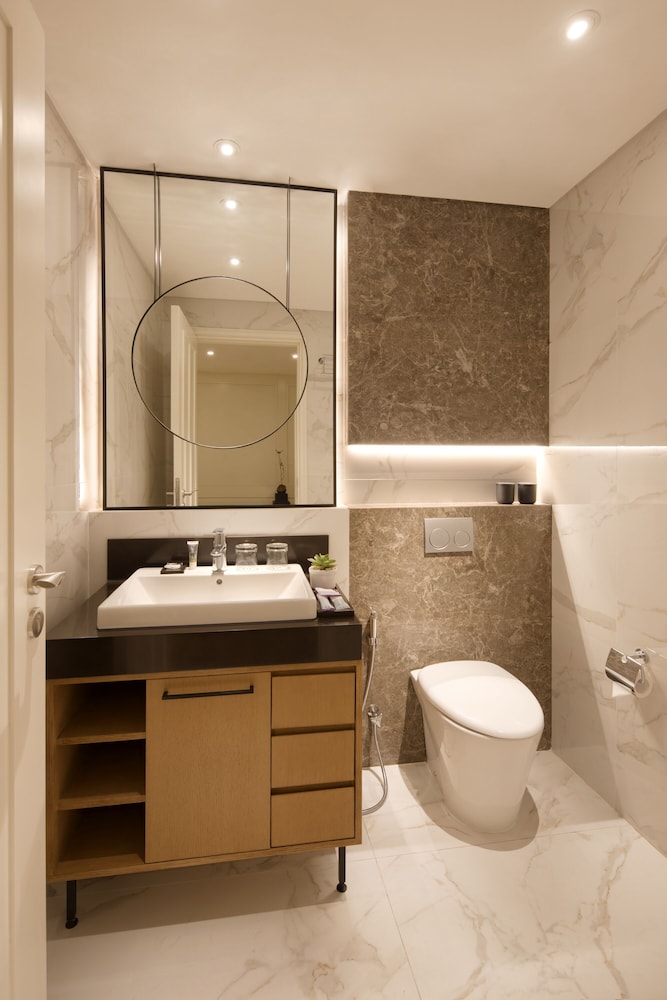 Habitación familiar, 2 camas de matrimonio del hotel Mercure Jakarta Batavia. Foto 5