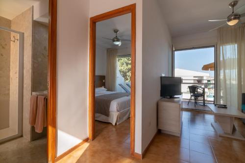 Apartamento de 1 dormitorio del hotel Montemayor. Foto 1