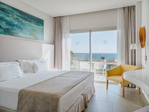 Habitación Doble con vistas frontales al mar del hotel Grupotel Conil Playa. Foto 3