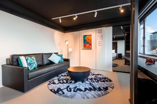 Suite Gallery con cama supletoria del hotel Nhow Brussels Bloom.. Foto 1