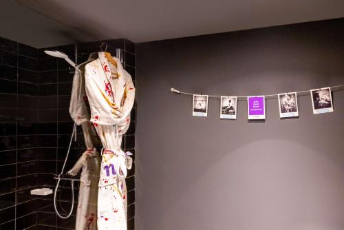 Suite Gallery con cama supletoria del hotel Nhow Brussels Bloom.. Foto 4
