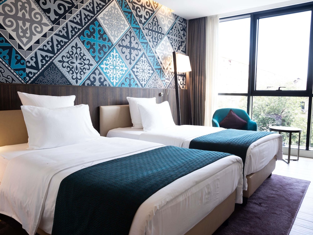 Habitación estándar, 2 camas individuales del hotel Mercure Almaty City Center. Foto 3