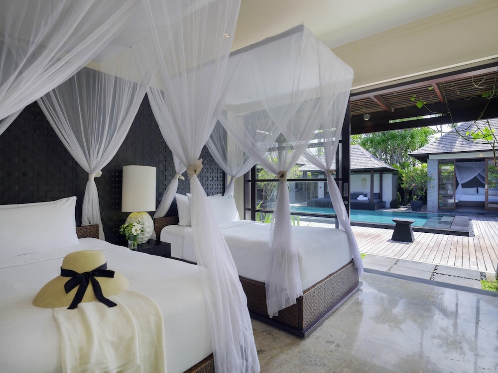 VILLA PRESIDENCIAL CON PISCINA DE 5 DORMITORIOS, 4 Camas Dobles, 1 Cama Gemela, Piscina Privada del hotel Peppers Seminyak. Foto 1