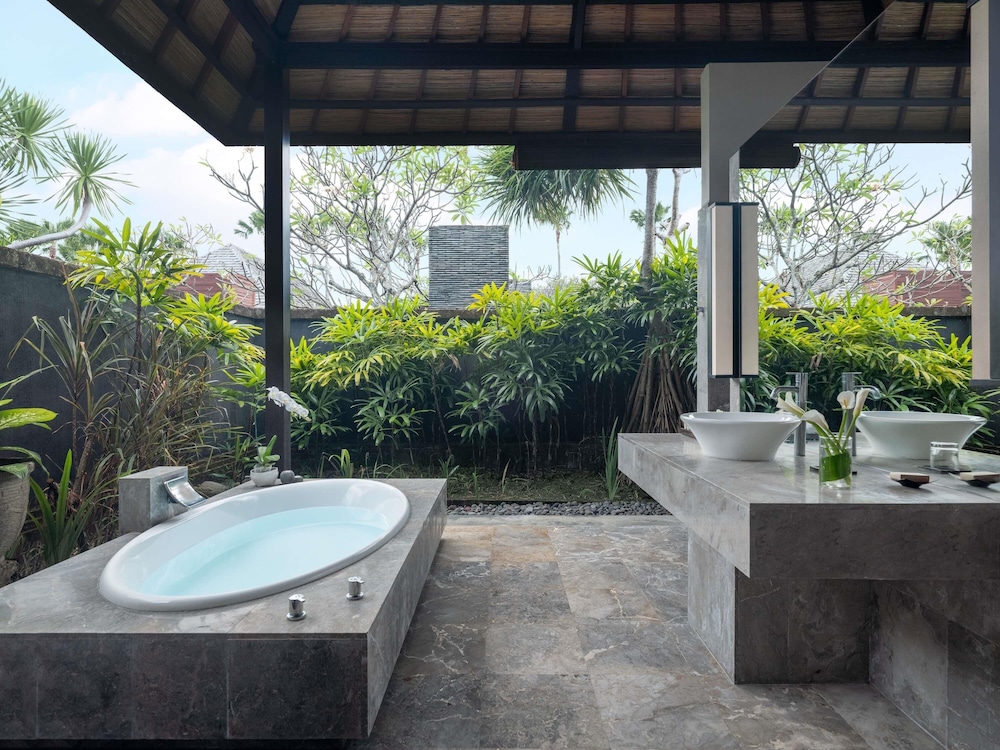 Villa Vista Piscina 3 habitaciones Royal 3 camas dobles piscina del hotel Peppers Seminyak. Foto 9