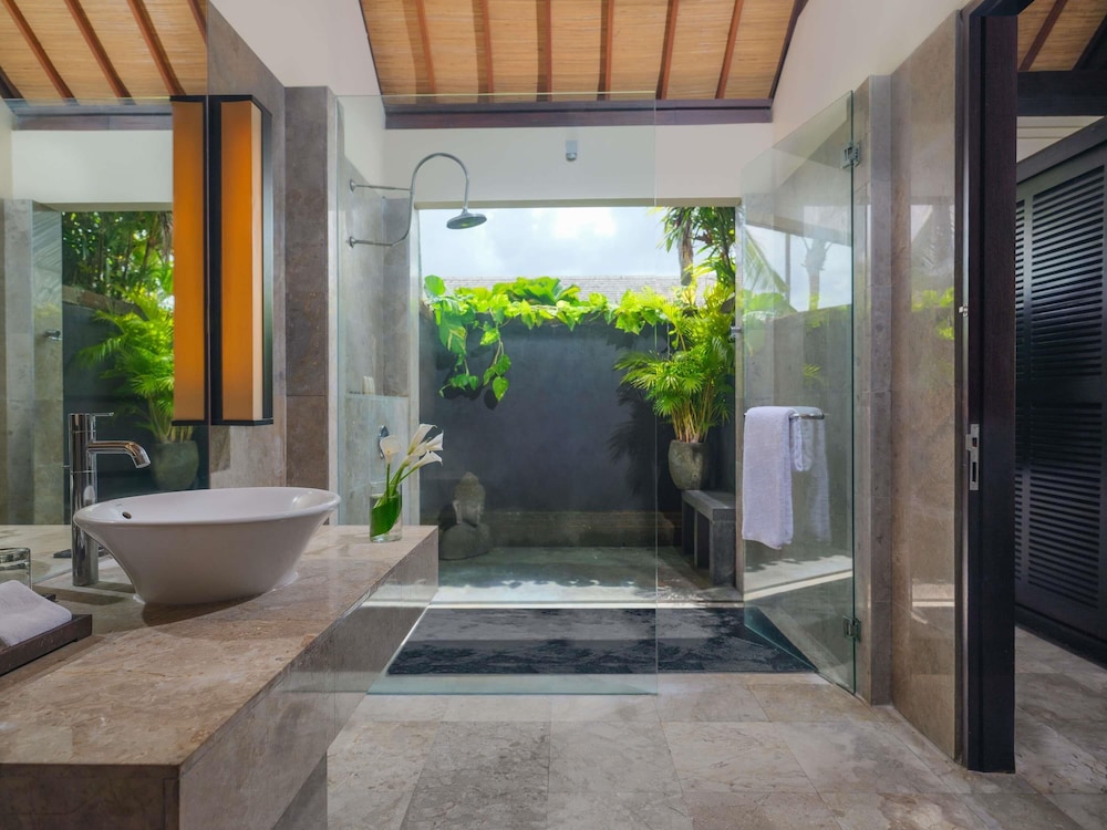 Villa Vista Piscina 3 habitaciones Presidencial 3 camas dobles piscina del hotel Peppers Seminyak. Foto 4