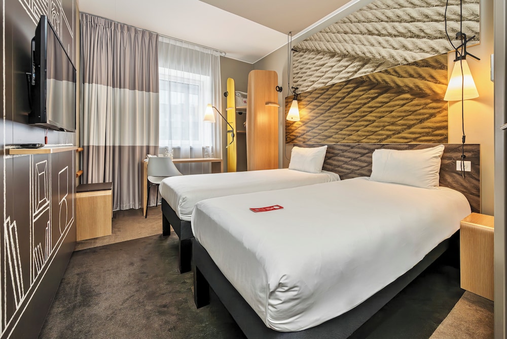 Habitación estándar con dos camas individuales del hotel Ibis Vilnius Centre. Foto 2