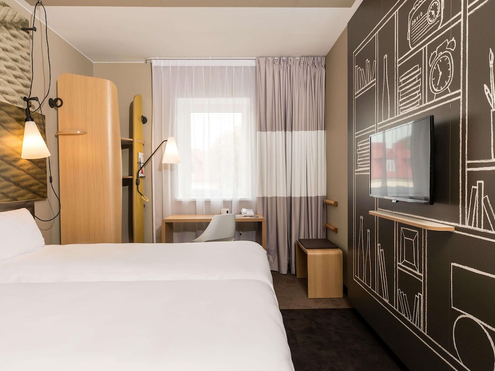 Habitación estándar con dos camas individuales del hotel Ibis Vilnius Centre. Foto 3