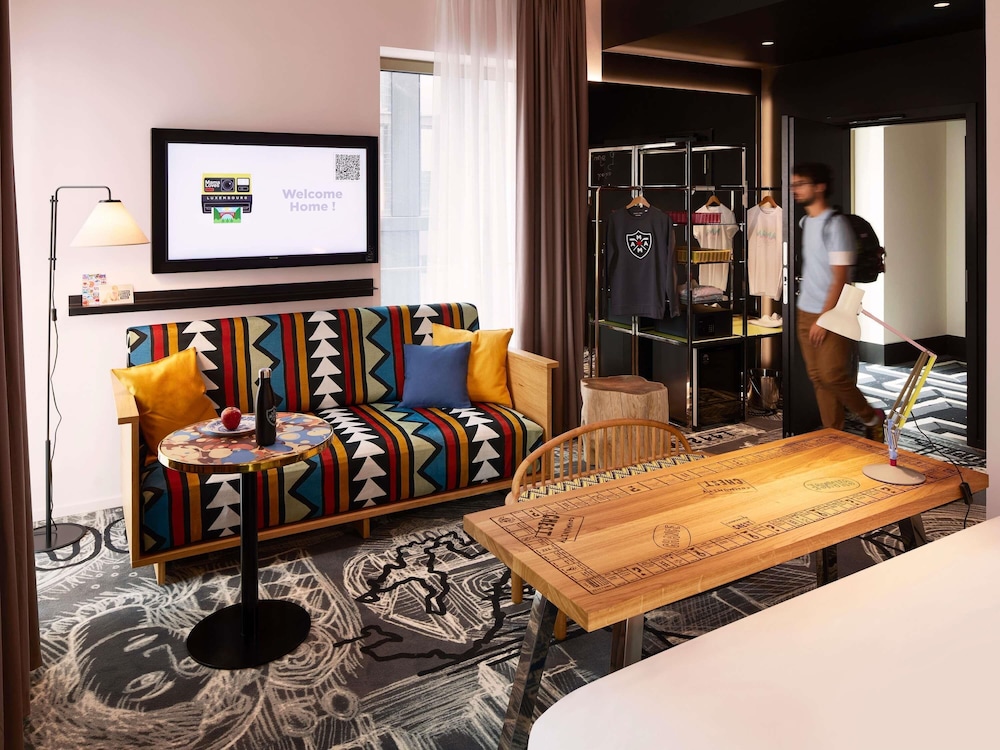 HABITACIÓN DOBLE LARGE MAMA del hotel Mama Shelter Luxembourg. Foto 10