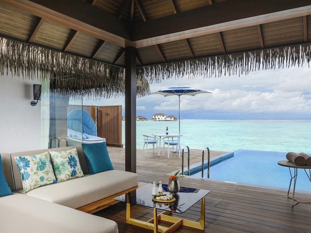 Villa con Piscina y Vistas al Océano al Atardecer del hotel Pullman Maldives All-Inclusive Resort. Foto 2