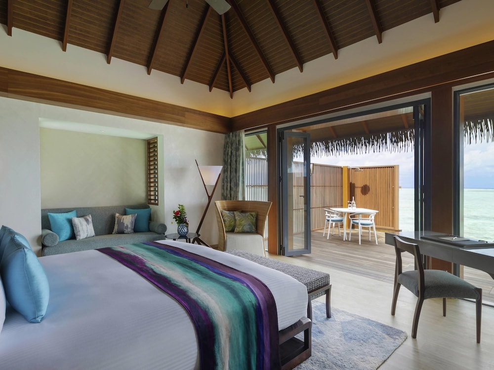 Villa con Piscina y Vistas al Océano al Atardecer del hotel Pullman Maldives All-Inclusive Resort. Foto 3