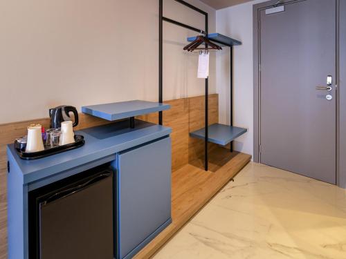 Habitación Doble Privilège con balcón y vistas al mar del hotel Mercure St. Julian's Malta. Foto 4