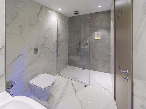 Habitación Doble - Planta superior - 1 o 2 camas del hotel Mercure St. Julian's Malta. Foto 5