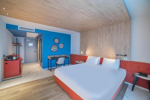 Habitación Doble Estándar con balcón - 1 o 2 camas del hotel Mercure St. Julian's Malta. Foto 8