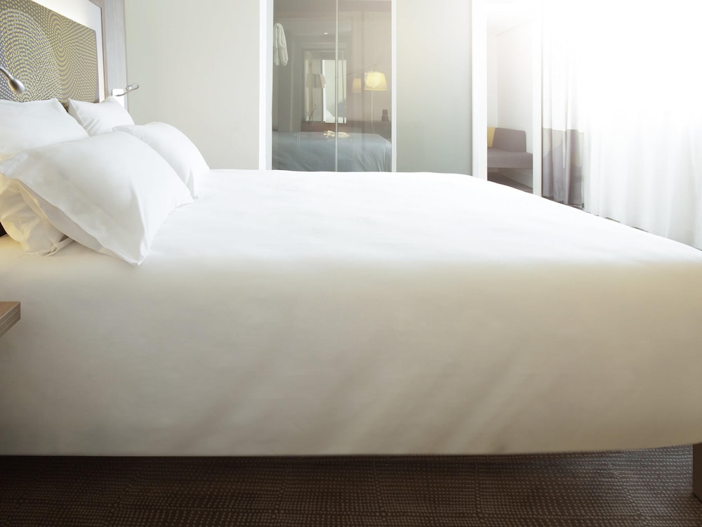 Habitación Doble Estándar con vistas al mar o al parque del hotel Novotel Mohammedia. Foto 4