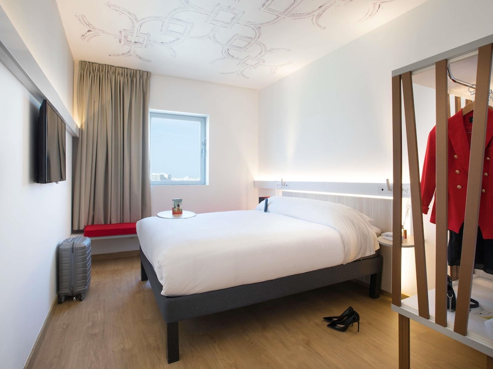 Habitación Sweet Room by ibis con 1 cama doble del hotel Ibis Abdelmoumen Casa Centre. Foto 15